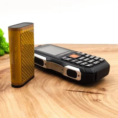 Landrover Mobilni Telefon C9
